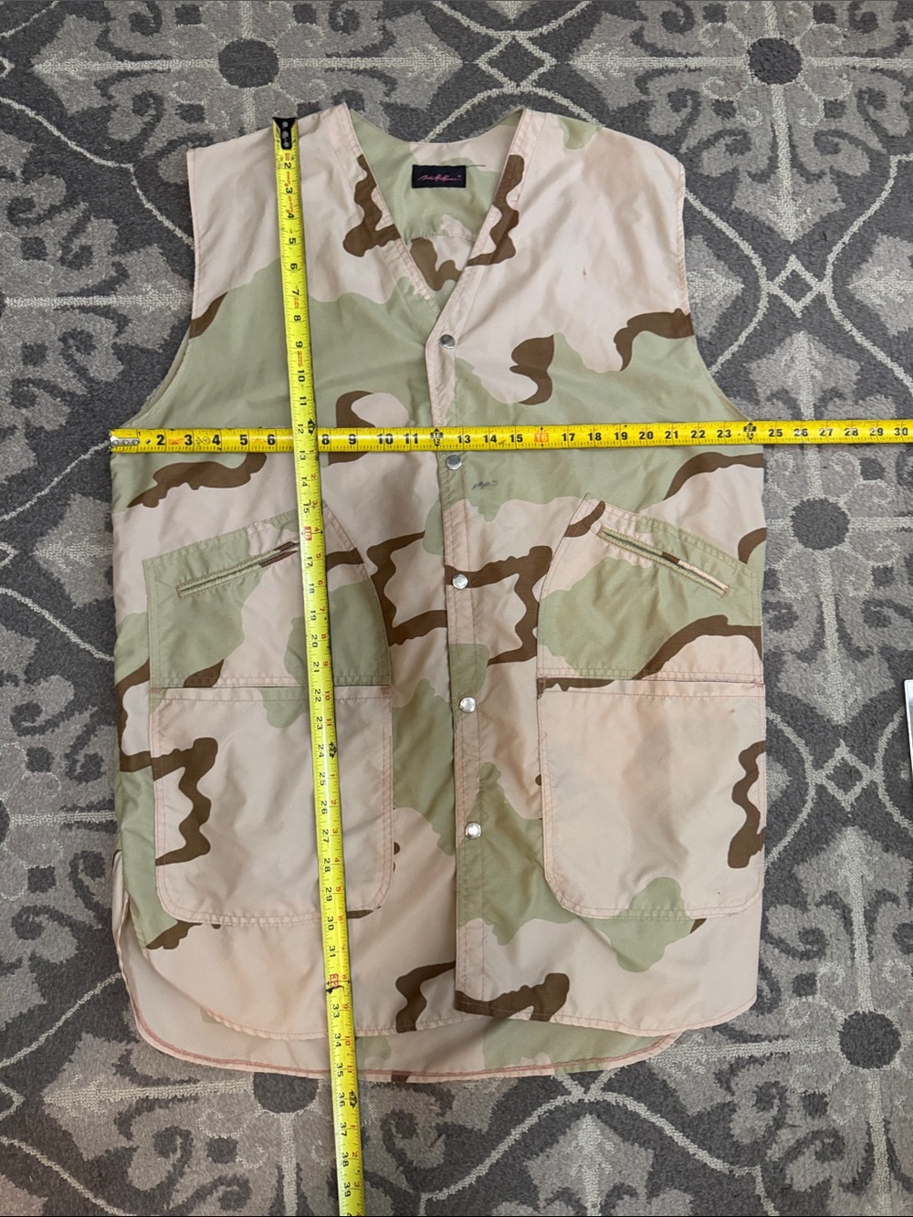 Sleeveless Desert Camo Utility Vest - Picture 10 of 11